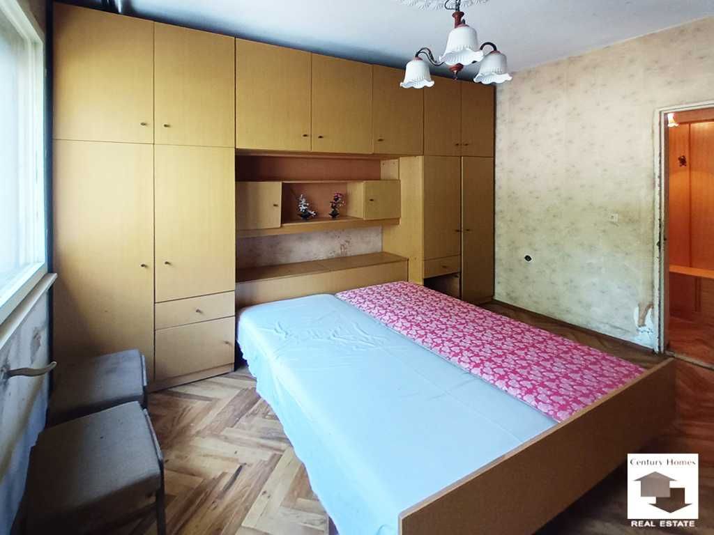 104940 ЕКСКЛУЗИВНО! Просторен апартамент в кв. Зона В, Велико Търново