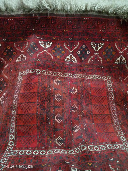 Ръчно тъкан килим