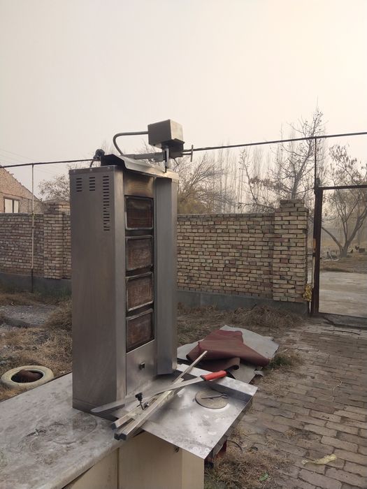 Шаурма гушт пиширадиган ускуна