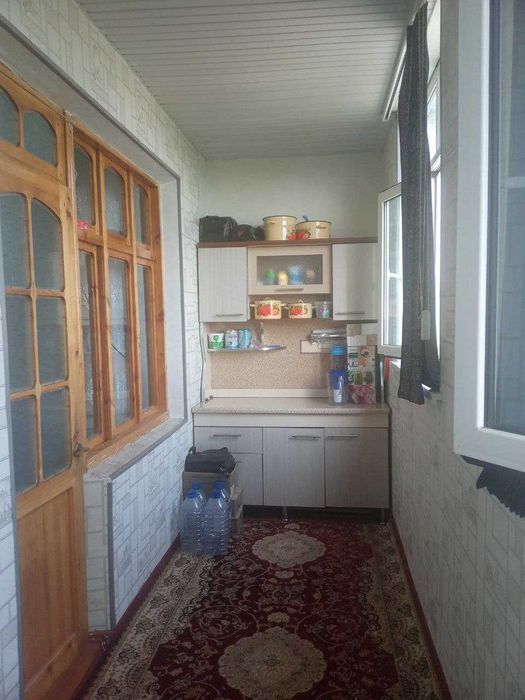 Bir xonali kvartira 2 xona qilingan, 4 etajli uyning 4- etaji