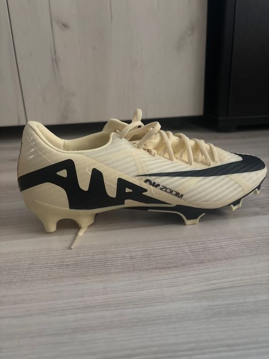 Vand Crampoane nike mercurial noi noute