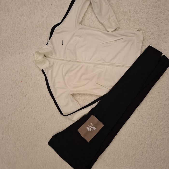 Дамски дрехи Nike Xs