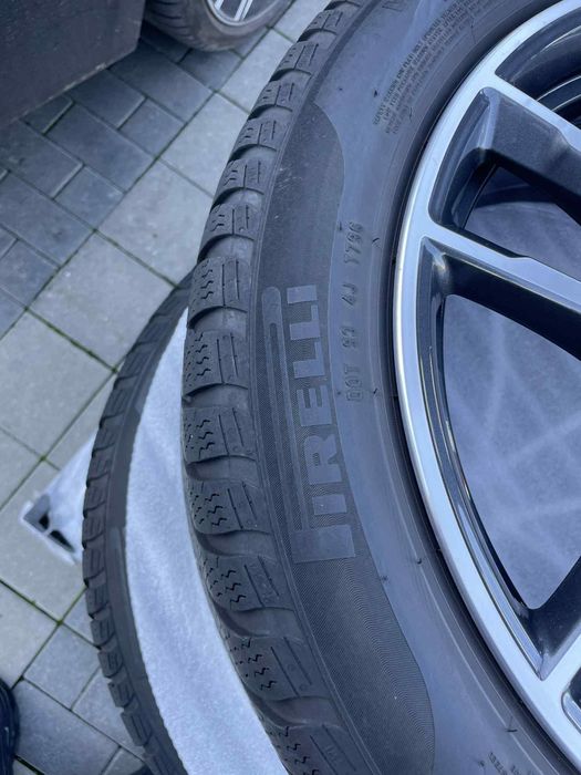 Зимни/ Pirelli SottoZero 245/45 R18 100V XL Run Flat