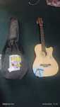 Classik 40 lik gitara chalish uchun tayyor holda