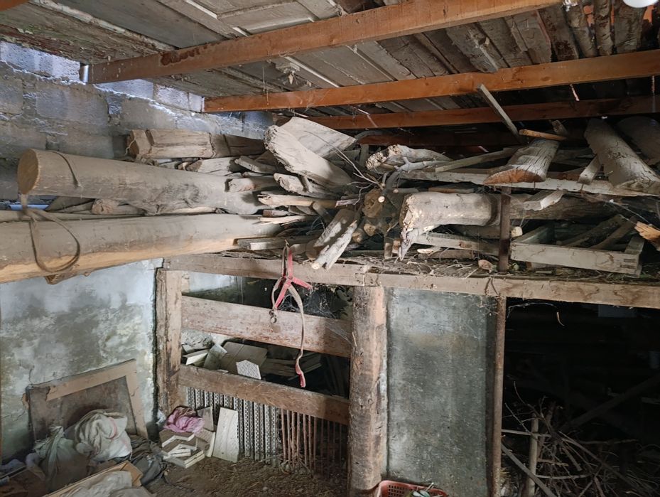 Utinlar bor tezda sotiladi kelib kurib keyin kelishamiz