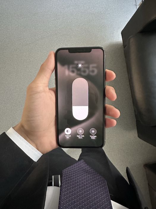 11 pro max сотилади