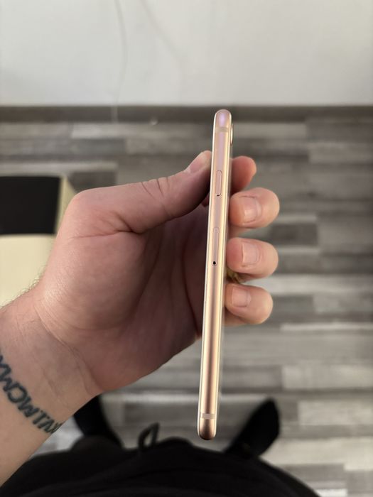 Vand iphone 8 rose impecabil ca nou
