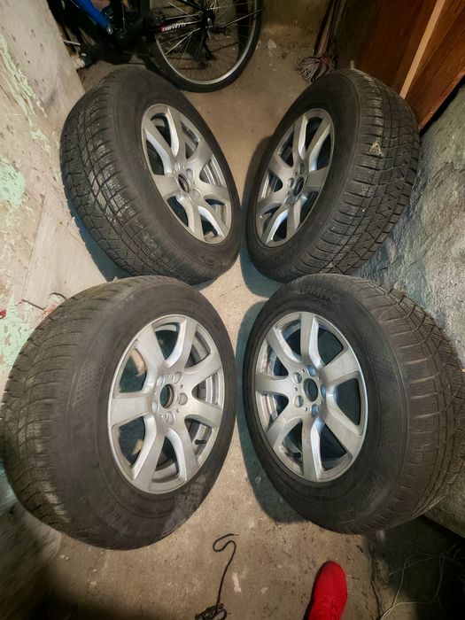 Продавам комплект Зимни гуми KUMHO с джанти 17ки за БМВ Ф01