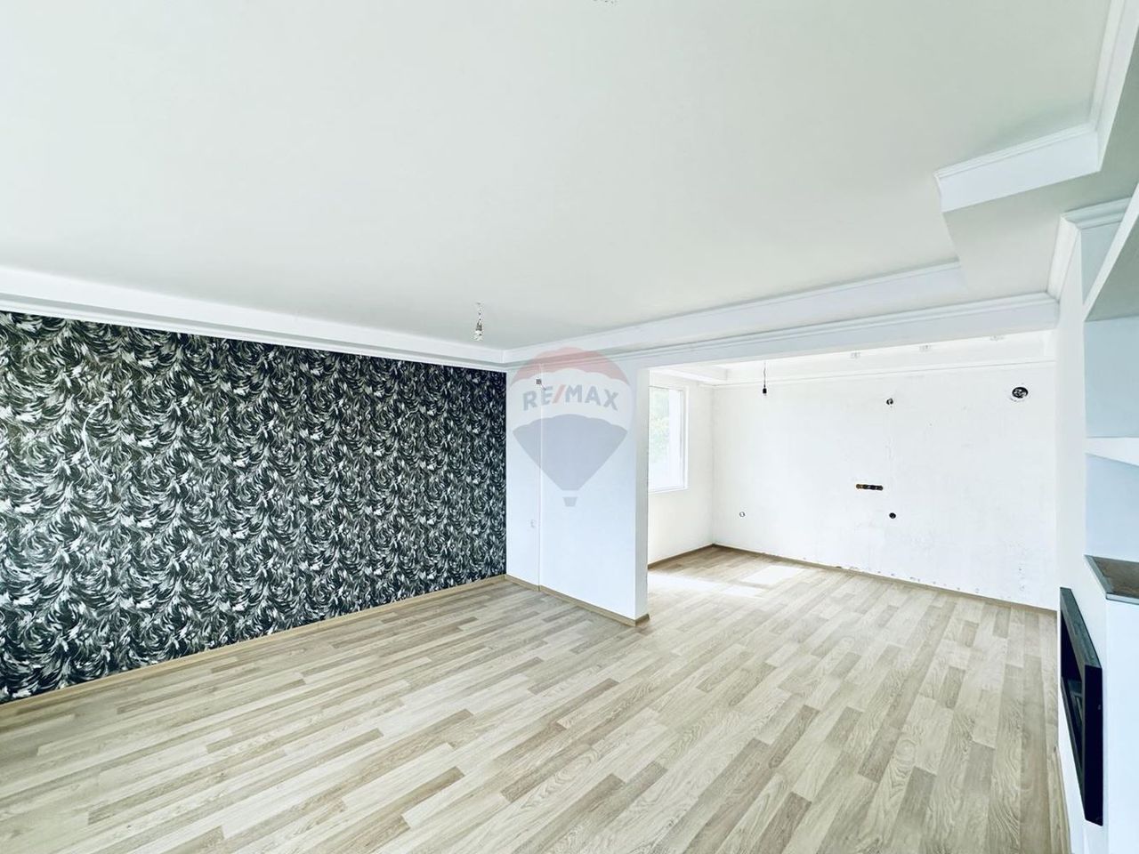 Продава се Тристаен апартамент в Балчик - 106 кв.м за 1271 €/кв.м - Снимка #3