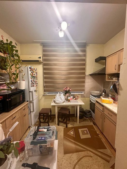 ПРОДАЖА: 2/1/5 на массиве Ахмад Югнакий, средний ремонт