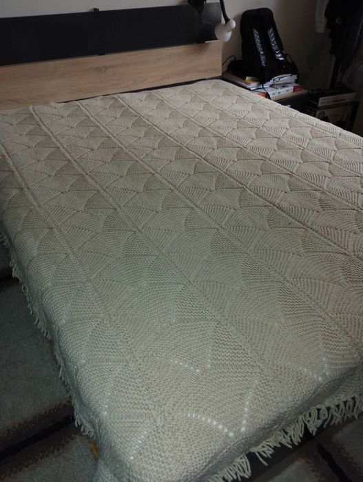 Плетена вълнена покривка за спалня в комплект с 2 възглавници