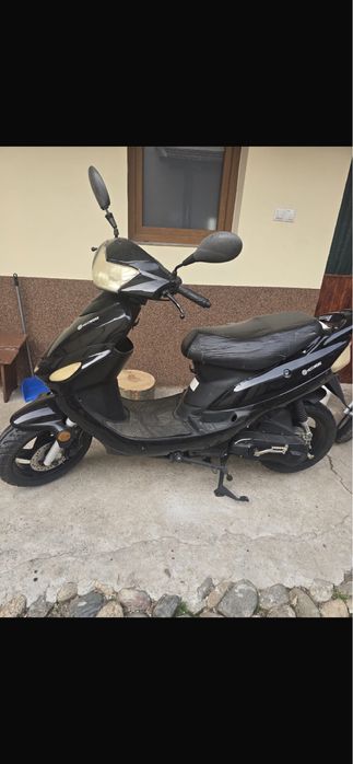 Vând scutere 50/125cc