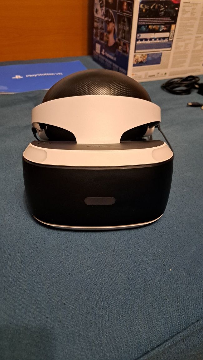 Продавам PS4 VR1