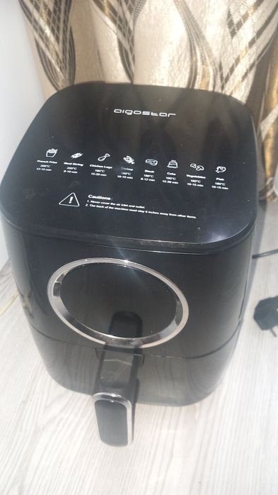 Fripteuza cu aer cald digital