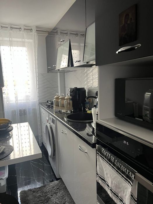 Vând apartament modern