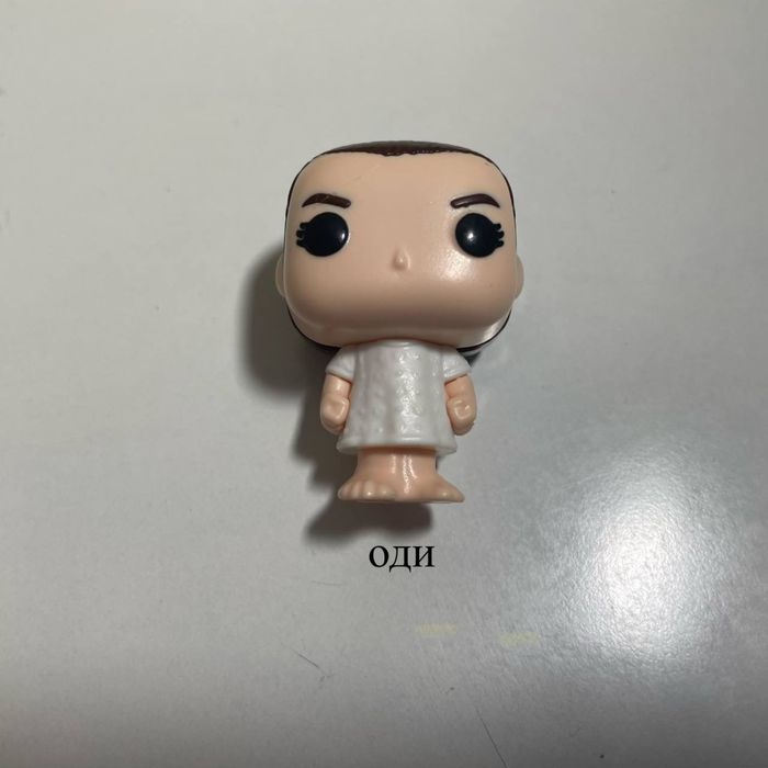 Фигурки киндер joy «Очень странные дела»