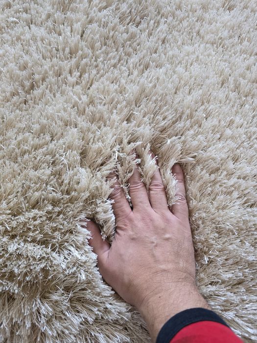 Covor cream lucios cu fir lung (glossy)