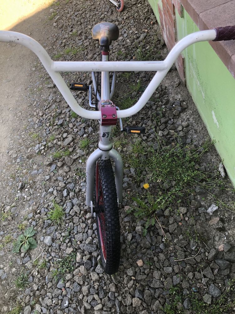 Bicicletă    BMX