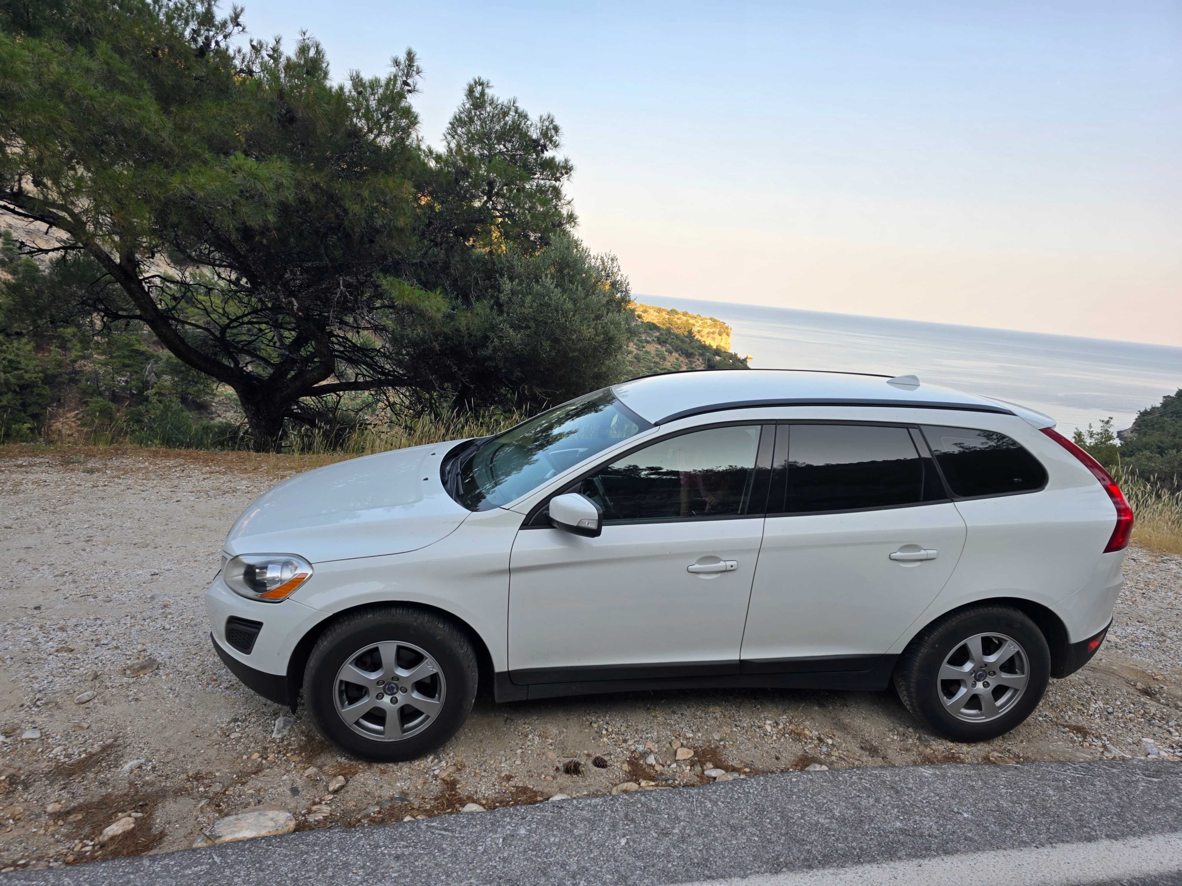 Volvo XC60 4x4 - Diesel ( Driv-e )  , Euro 5 - 2012 - Impecabil .