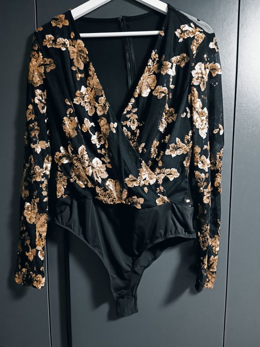 Body dantela cu paiete