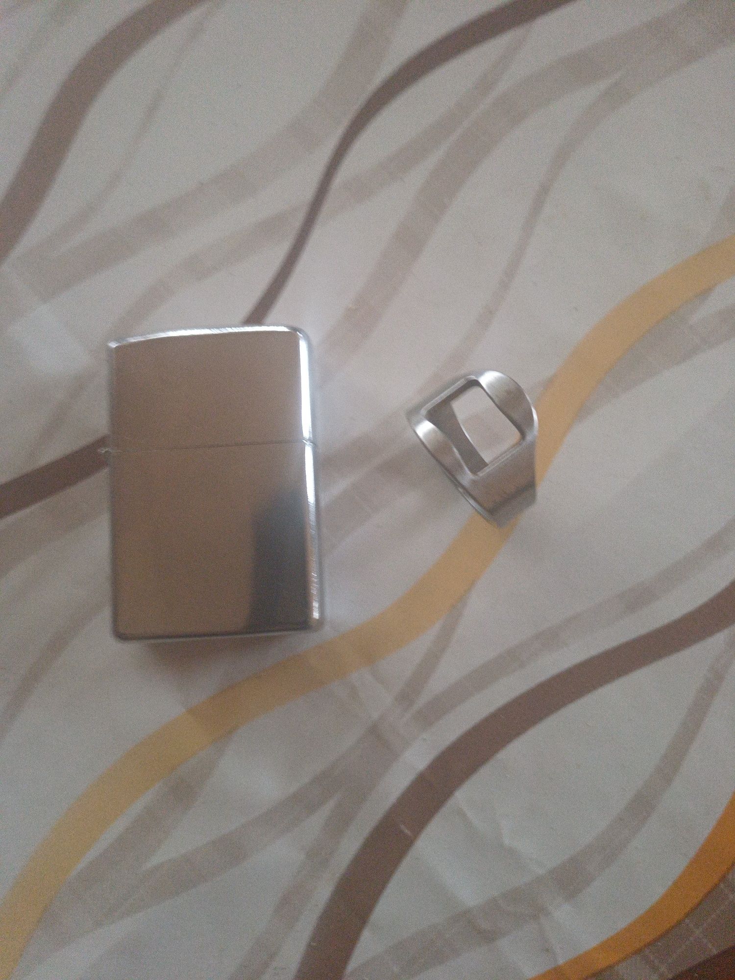 Vand bricheta Zippo si inel