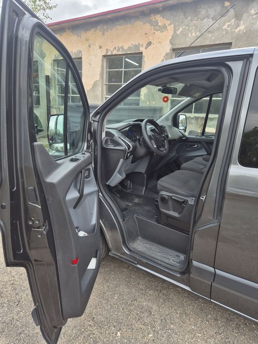 Ford tranzit custom 2017 8+1