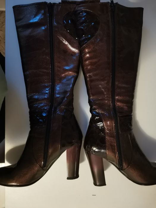 Cizme din piele lacuita mar. 37