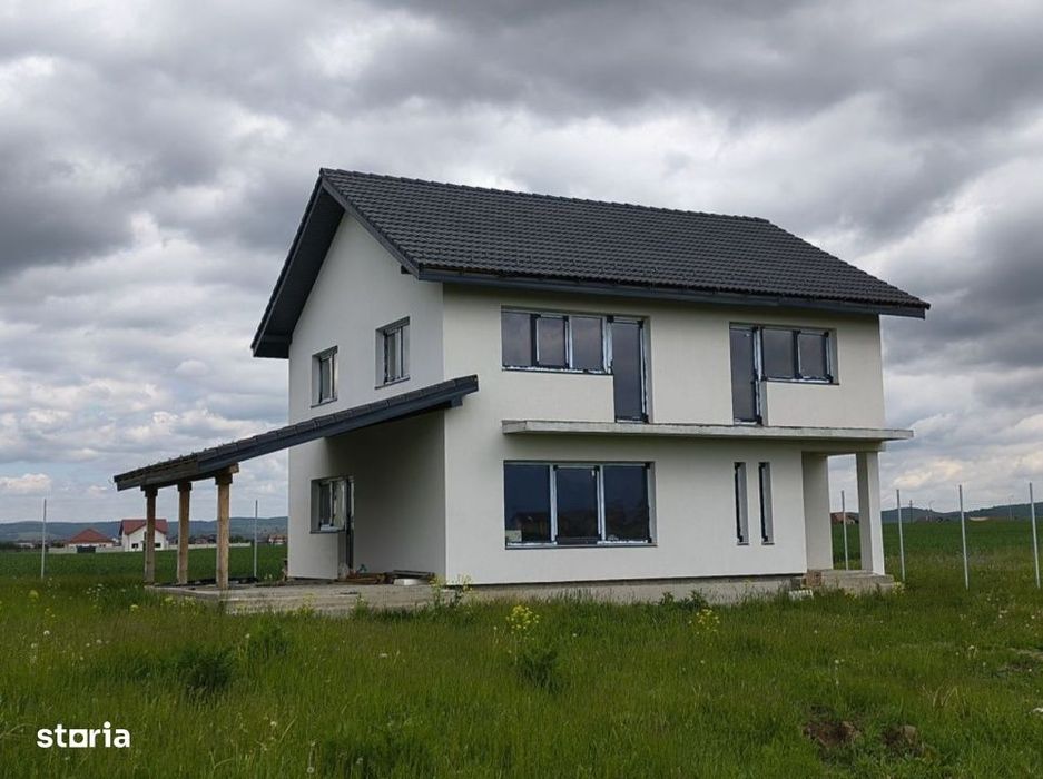 Casa intre Sanpetru si Bod