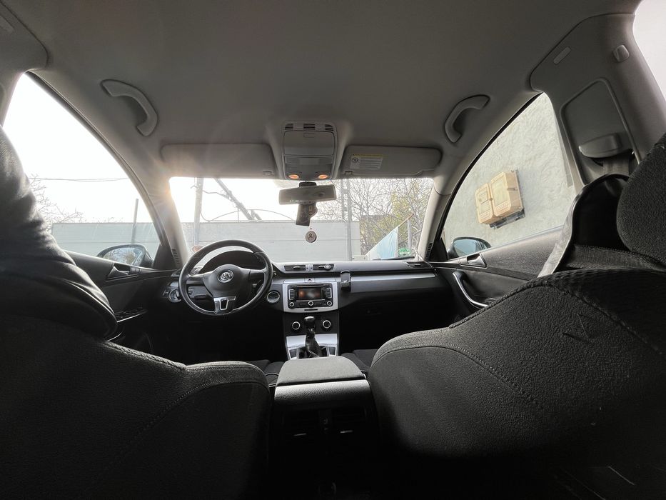 Vand passat b6 2.0 tdi UNIC PROPRIETAR