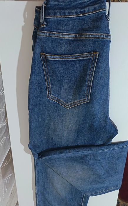 Ayollar uchun jinsi shim