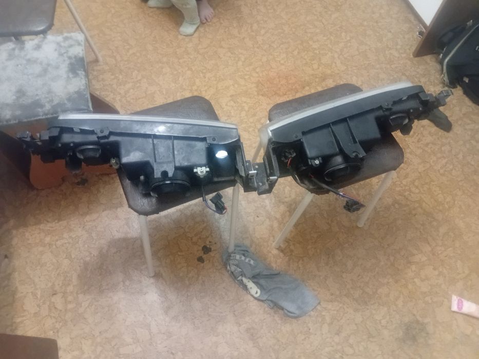 Продам фары на мазда 626