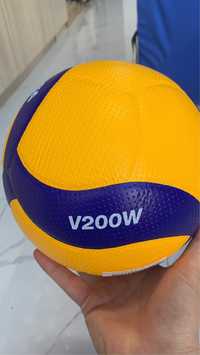 Волейбольный мячи оптом и в розницу v200w а также v300w.