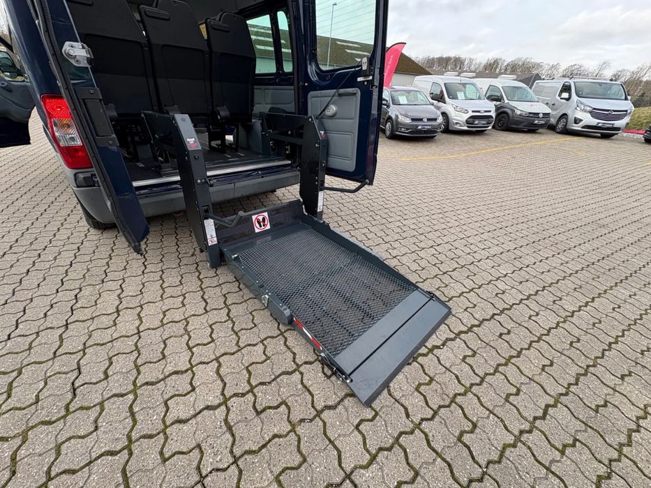 Ford Transit Euro 5. 85.000 km,cu lift pentru persoane cu dizabilitati
