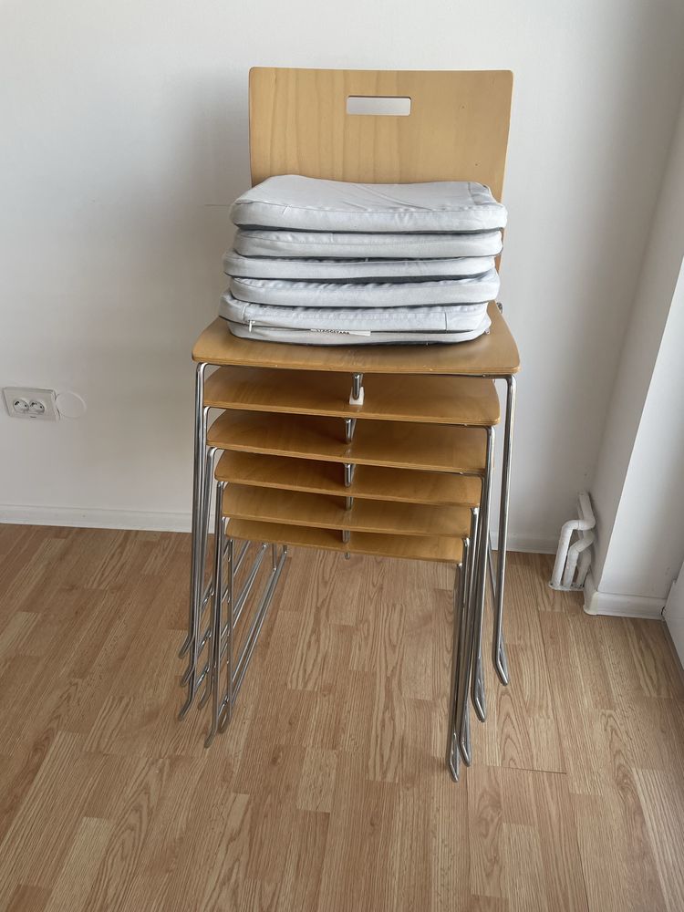 Vand set 6 scaune din lemn