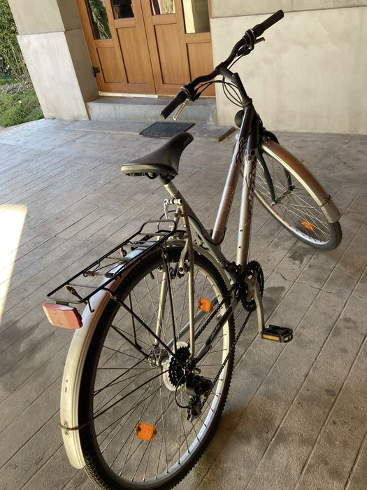 De vinzare bicicleta ptr femei cu roti pe 28