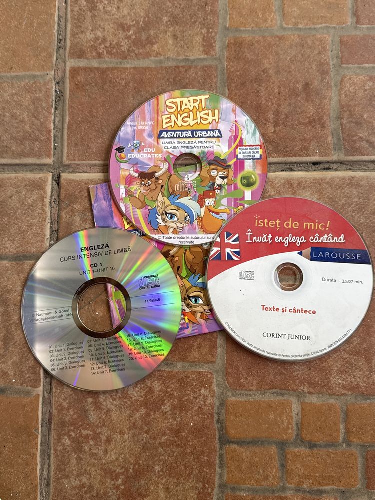 Set CD-uri in limba engleza plus joc de instalat in limba engleza