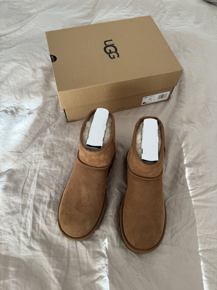 Cizme UGG classic mini II, culoare maro camel, marimea 36