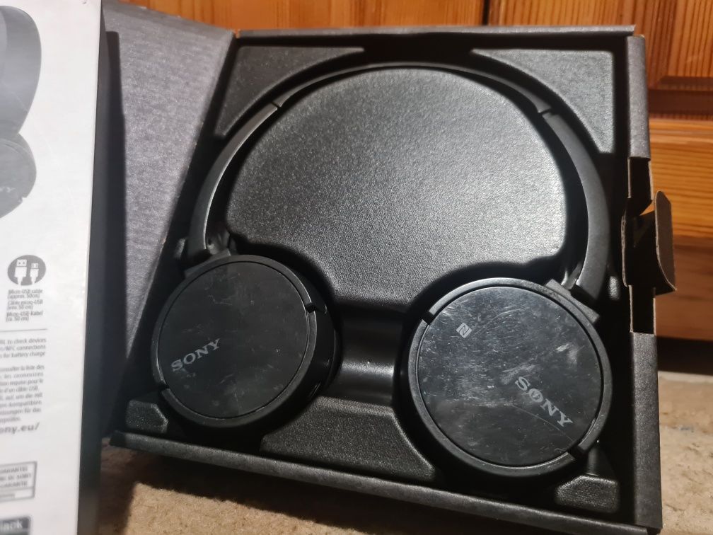 Безжични Слушалки SONY MDR-ZX220BT