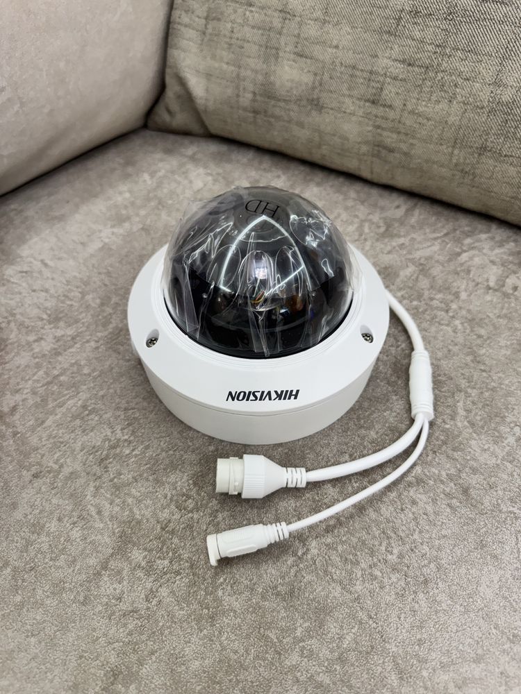 IP-камера Hikvision DS-2CD1753G0-IZ
