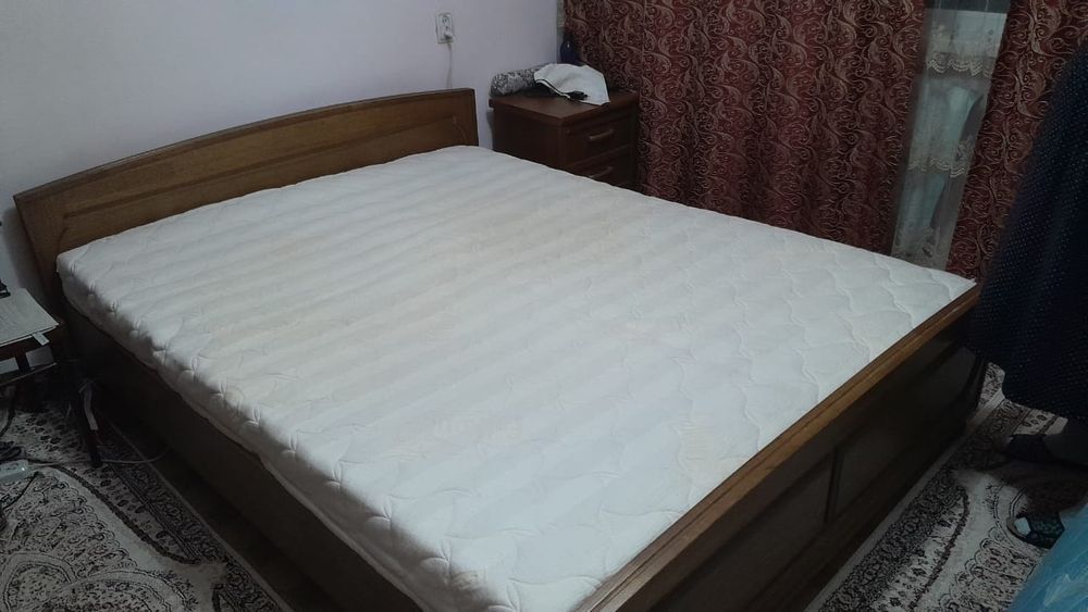 Продаётся срочно прочная и удобная деревянная кровать в классическом