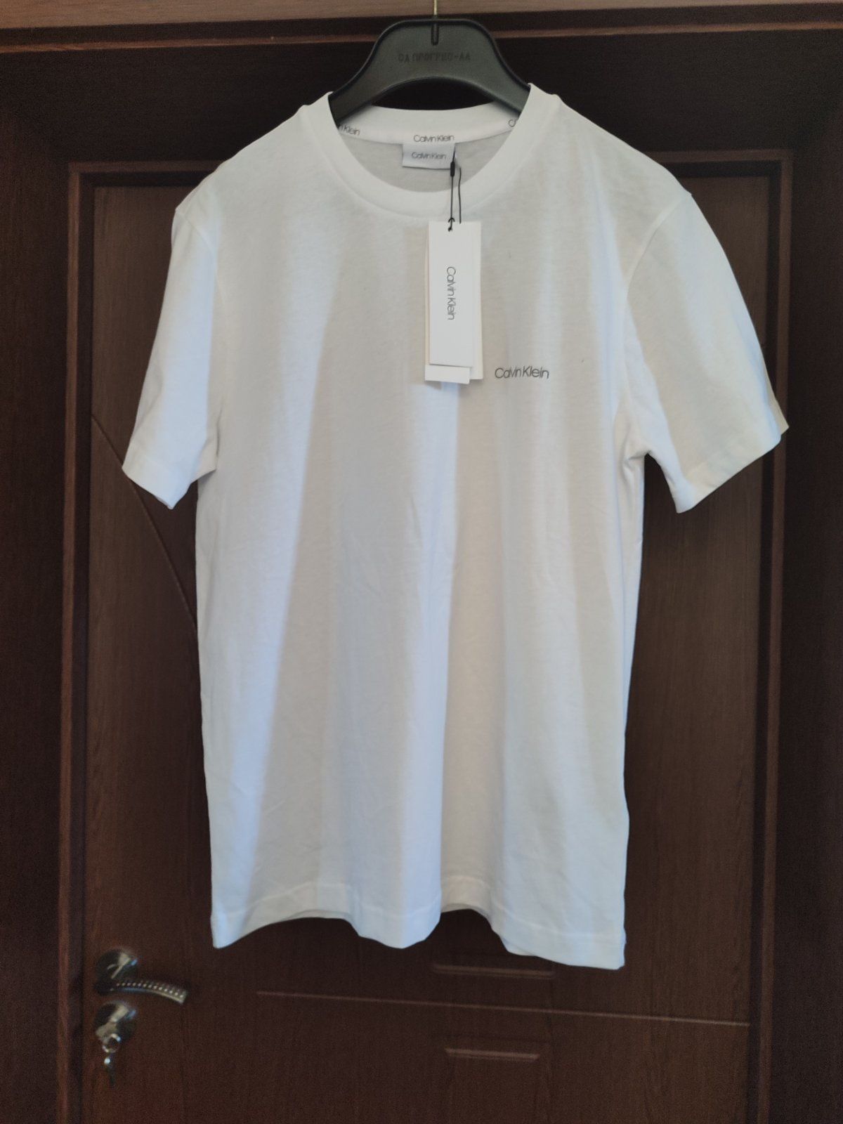 Тениска Calvin Klein.