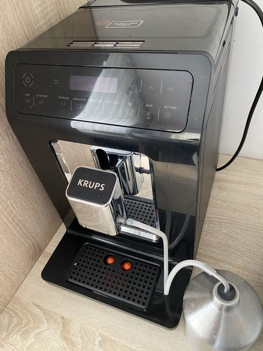 Кофемашина Krups Evidence Plus EA894T10 — Отличное состояние.