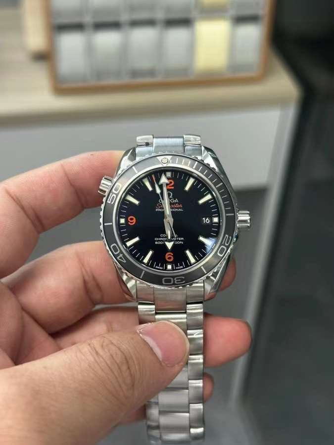 Omega Seamaster Planetocean silver swiss