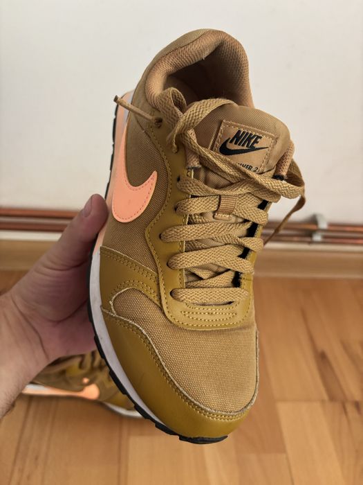 Adidasi Nike MD Runner 2 marimea 38,5