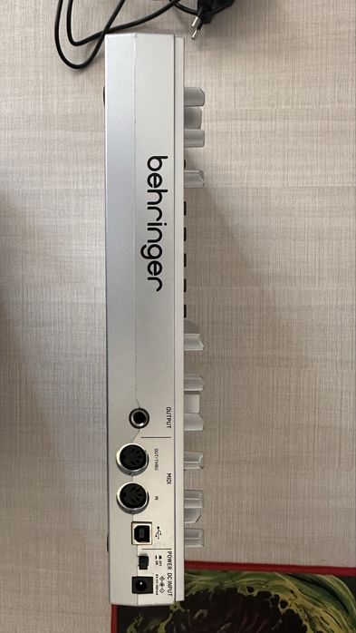 Sintetizator Behringer TD-3