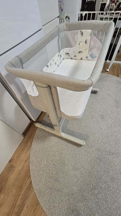 Pătuț co-sleeper Lionelo Aurora 3 în 1 – gri deschis, impecabil
Pătuț