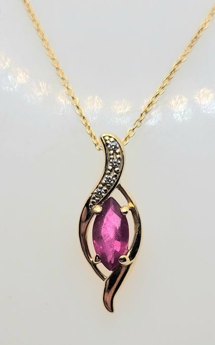 Coliere din aur galben de 9k cu smarald și rubin natural