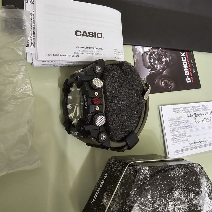 Часовник casio G-shock  GG- В 100