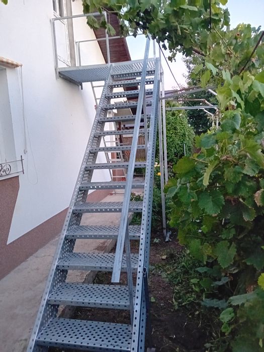Scara metalica zincata 4mm de incendiu