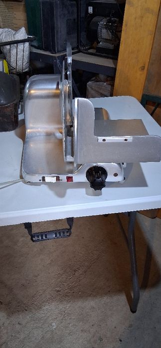 Feliator     de     carne